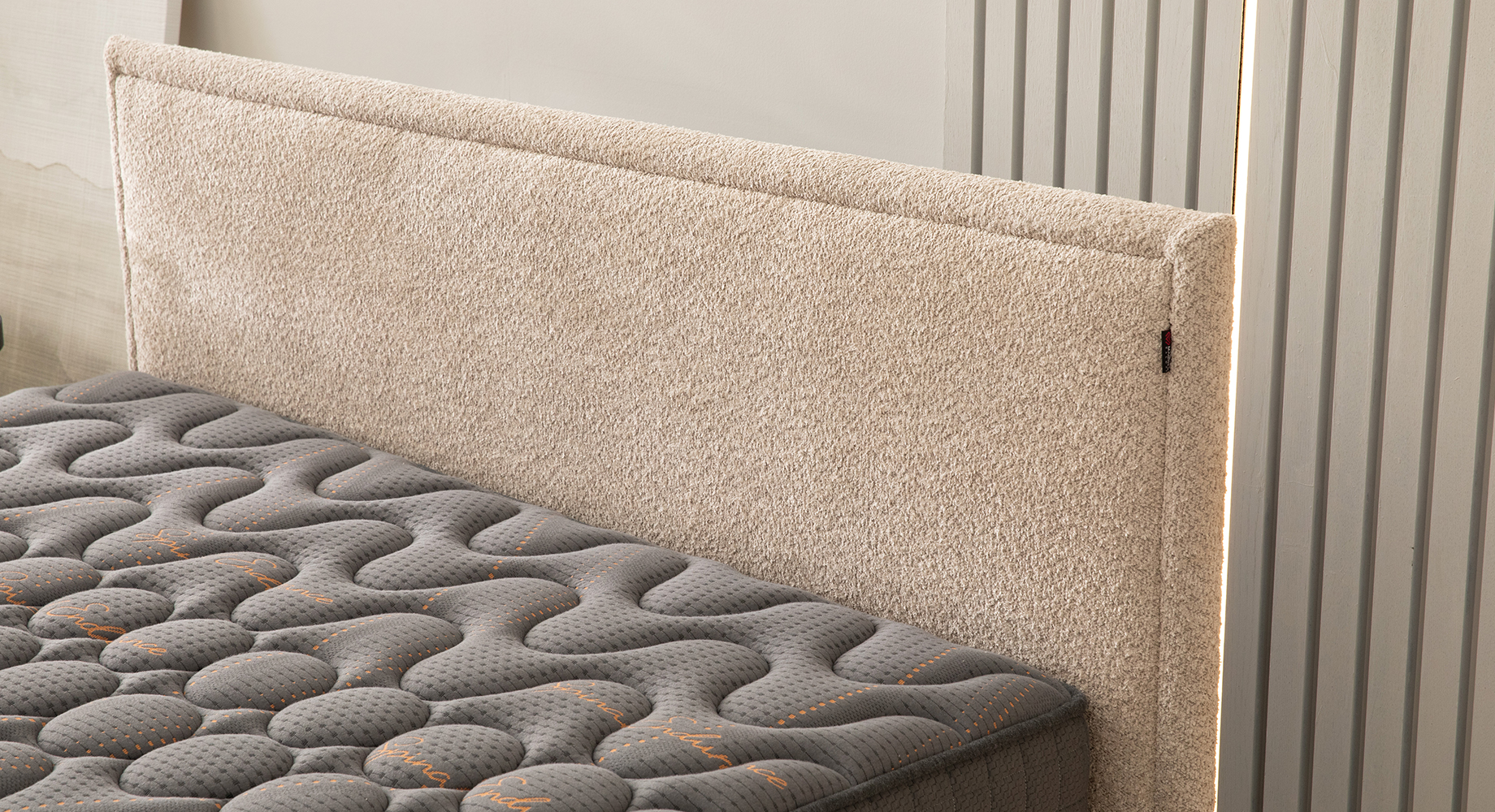 AURA lova dvigulė 2070x1730 3