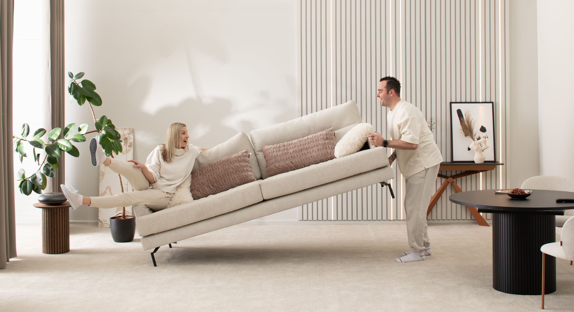 FRIDAY sofa 2460x1070 5