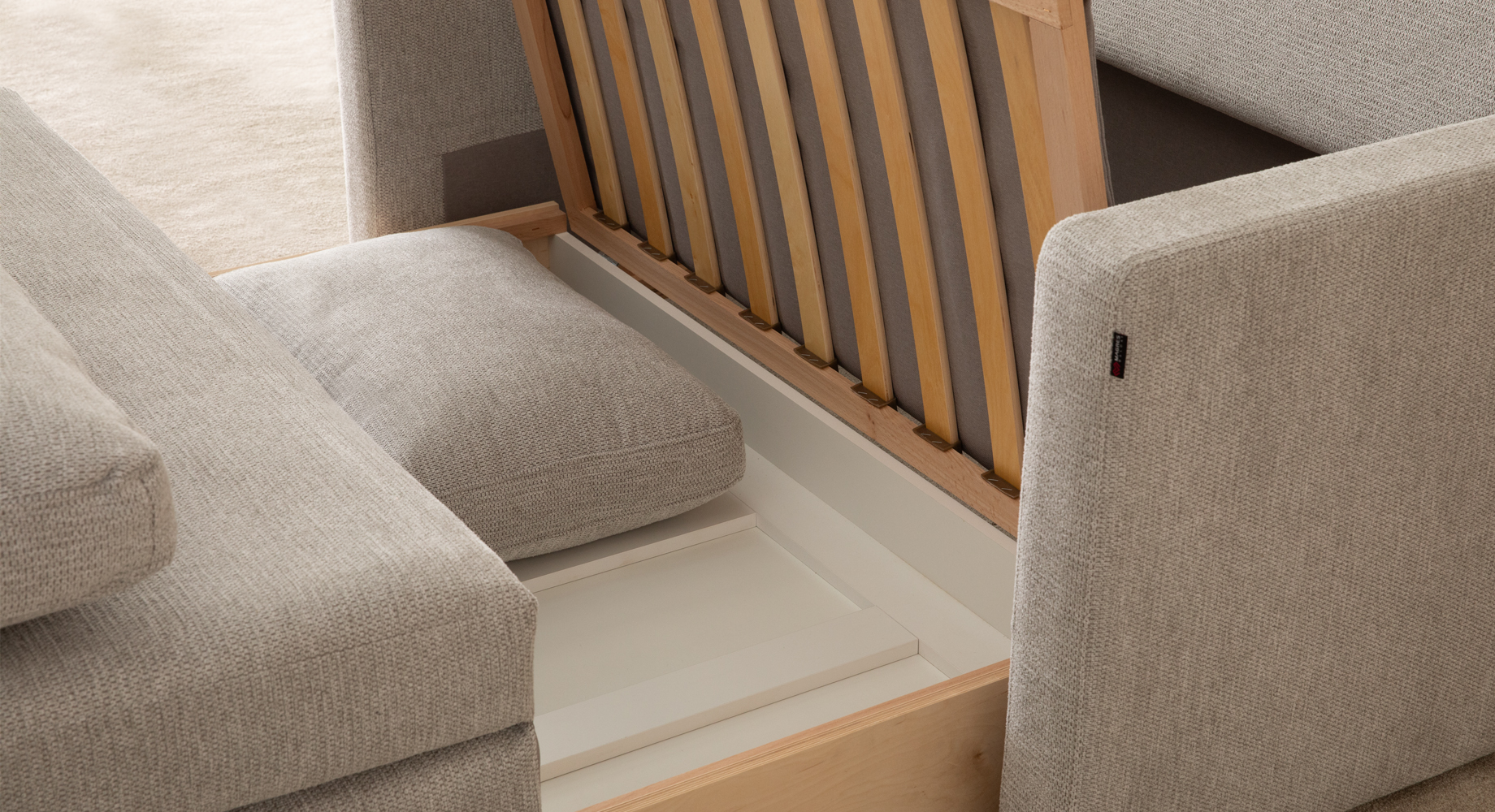 LAURA sofa 1600x850 5