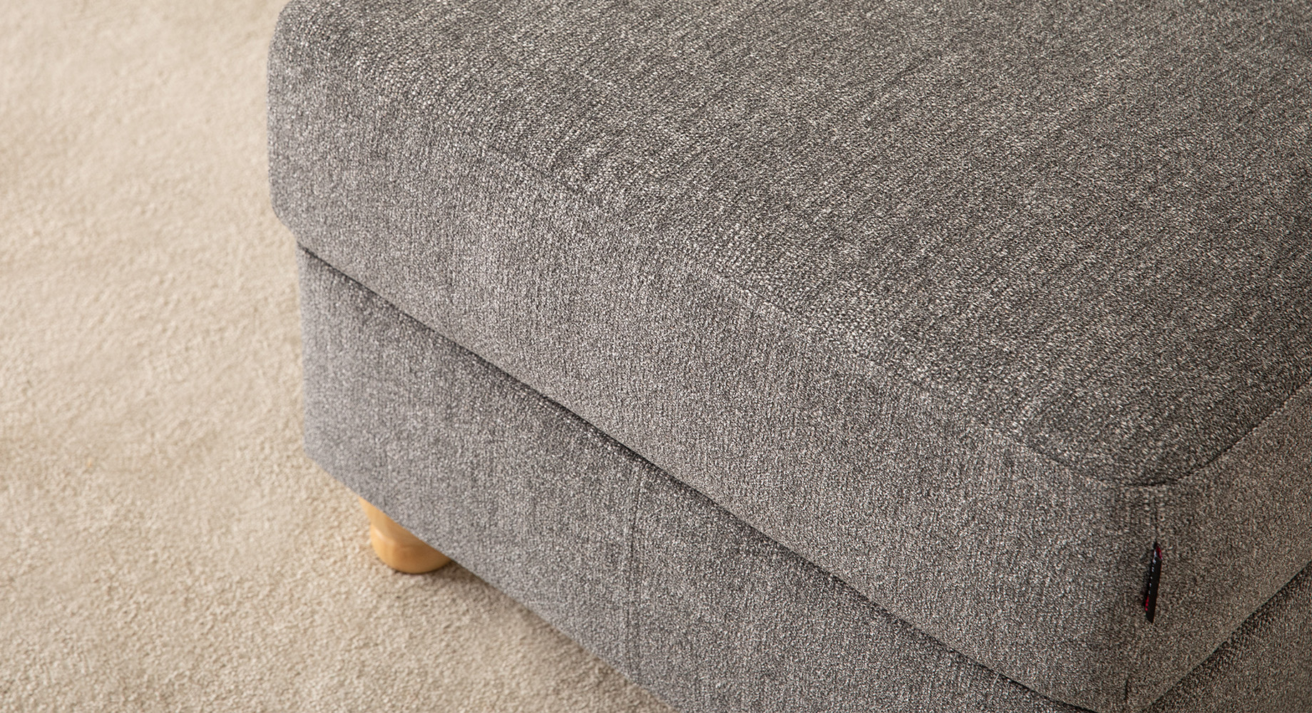 LUKA pufas 640x640 4