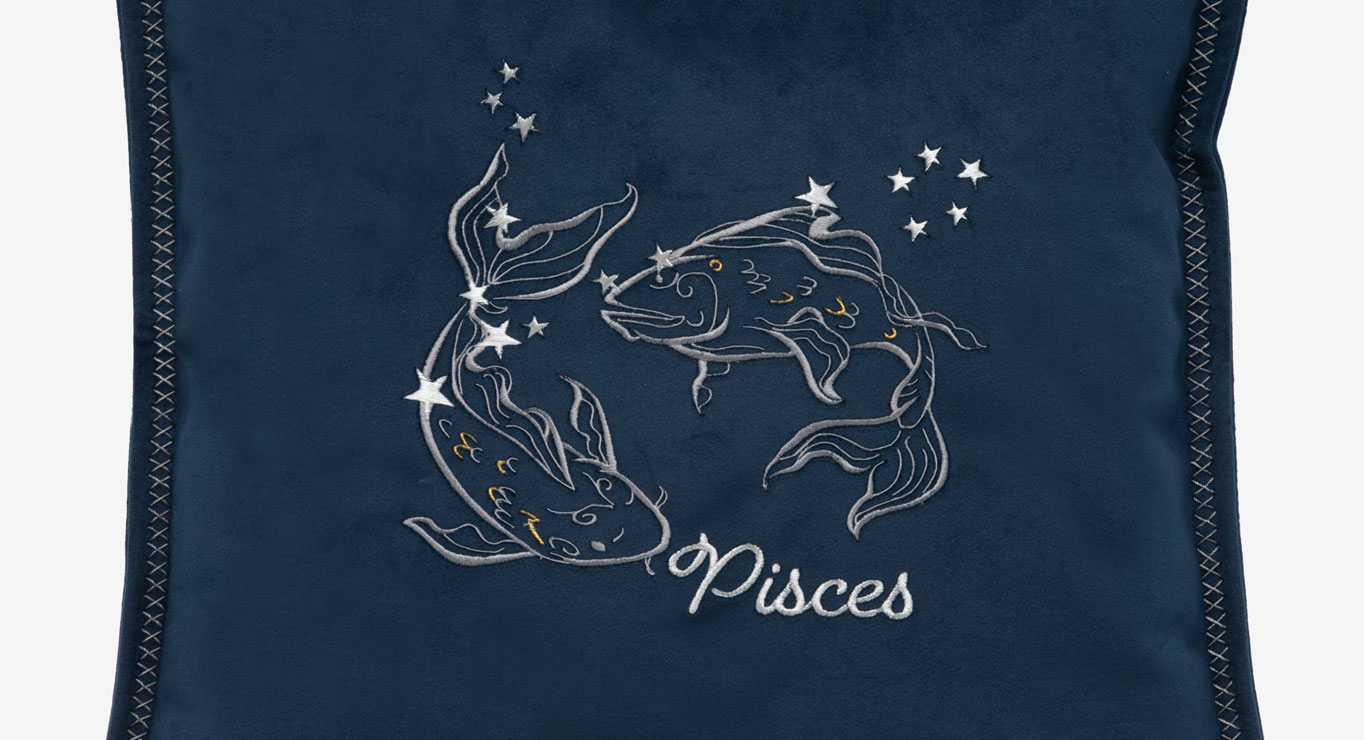 ŽUVYS pagalvėlė 450x450 2