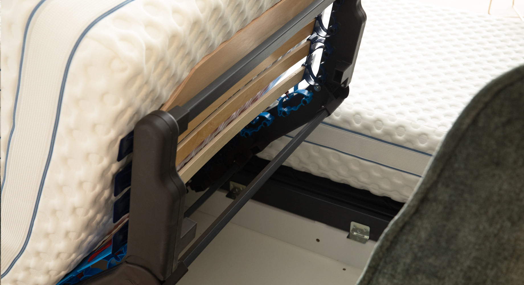 ROMA lova dvigulė automatinė 2210x1770 4 ROMA lova dvigulė automatinė 2210x1770 4