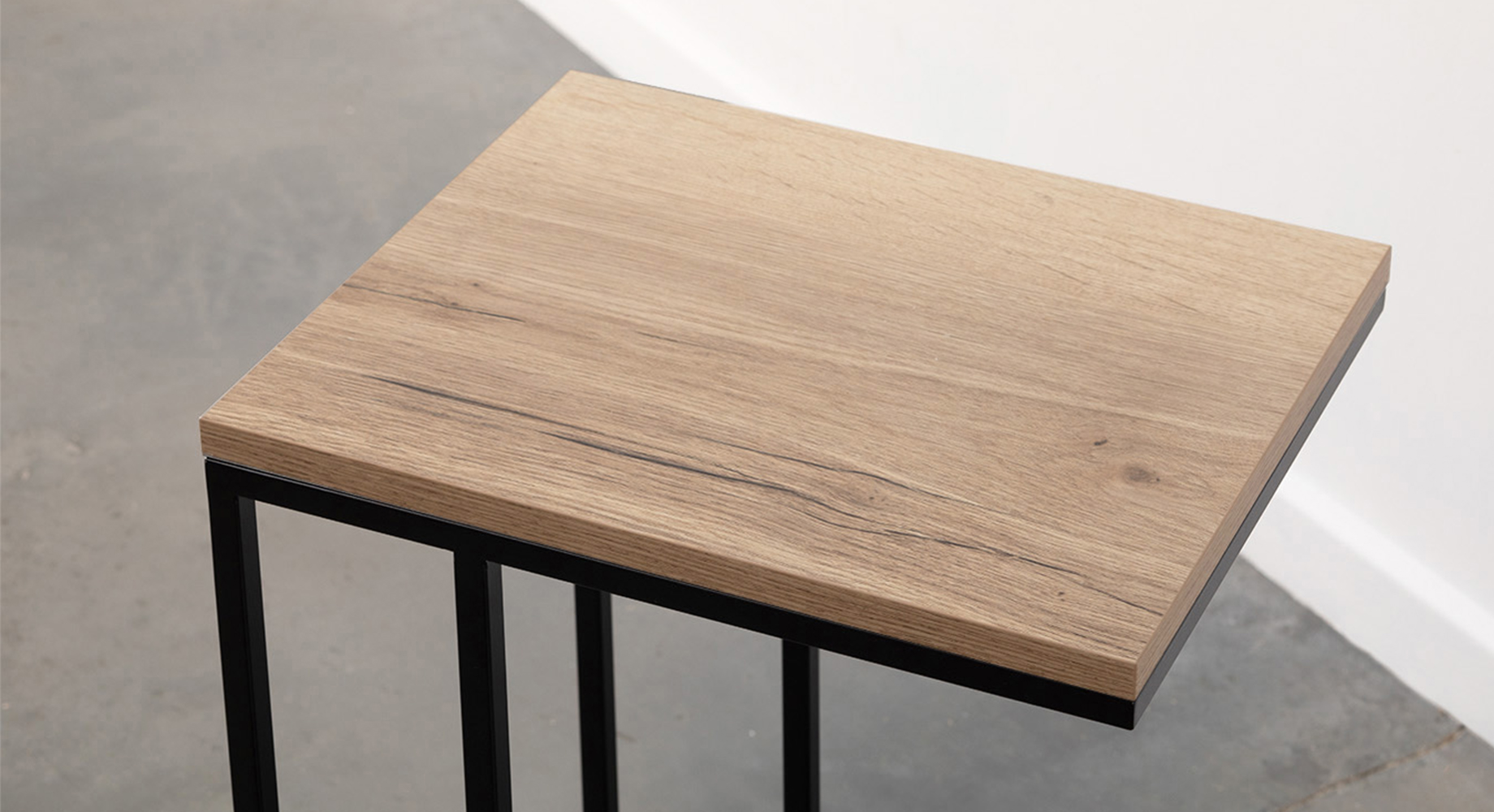 DOMINO staliukas 400x330 3