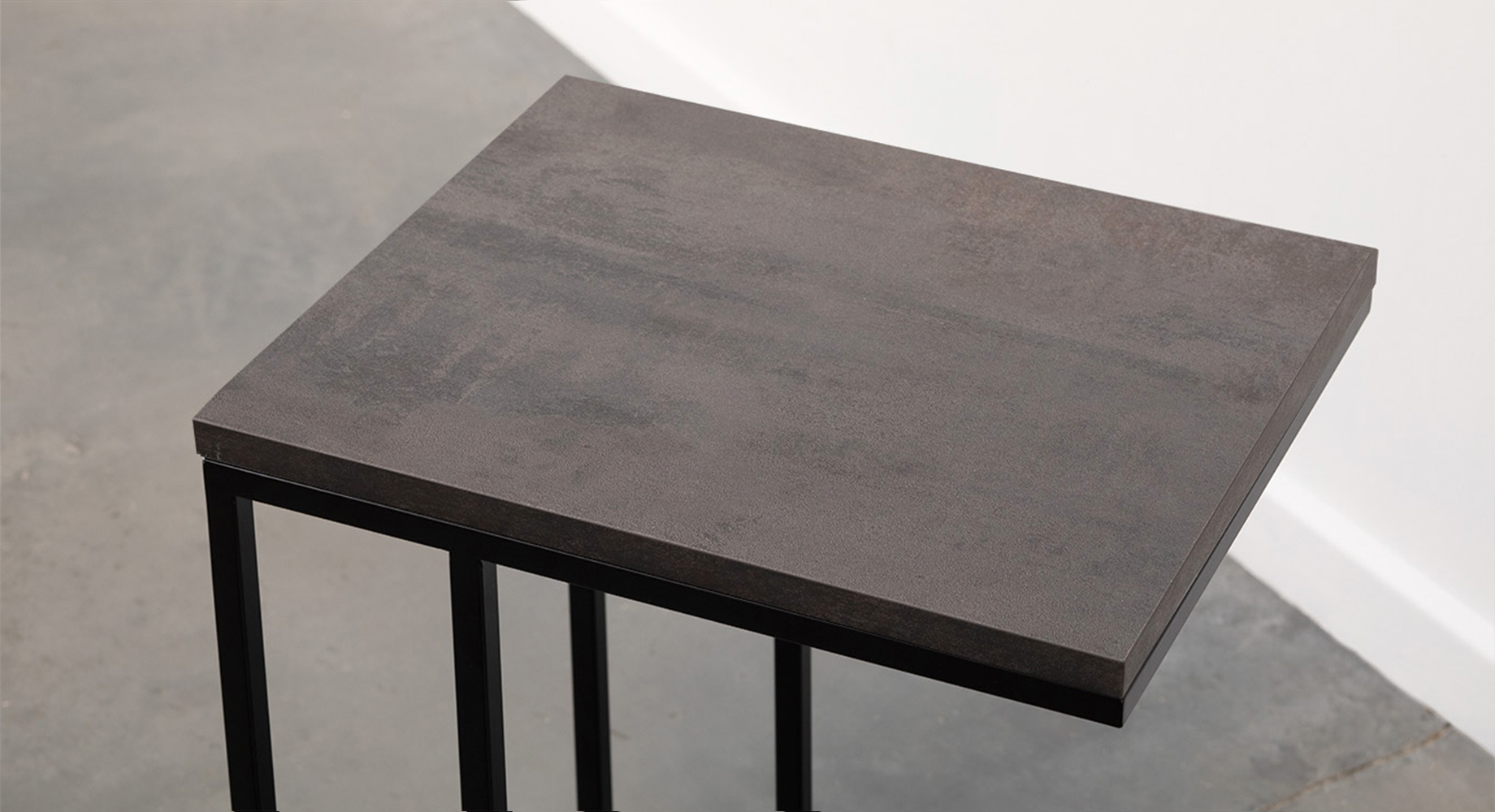 DOMINO staliukas 400x330 3