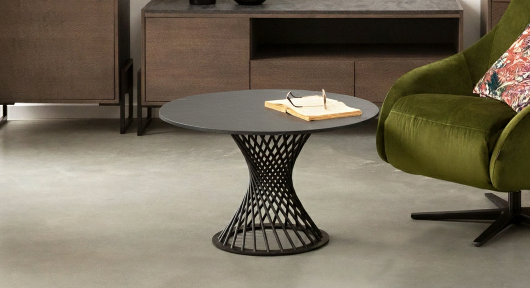 FELICIA staliukas D800 3