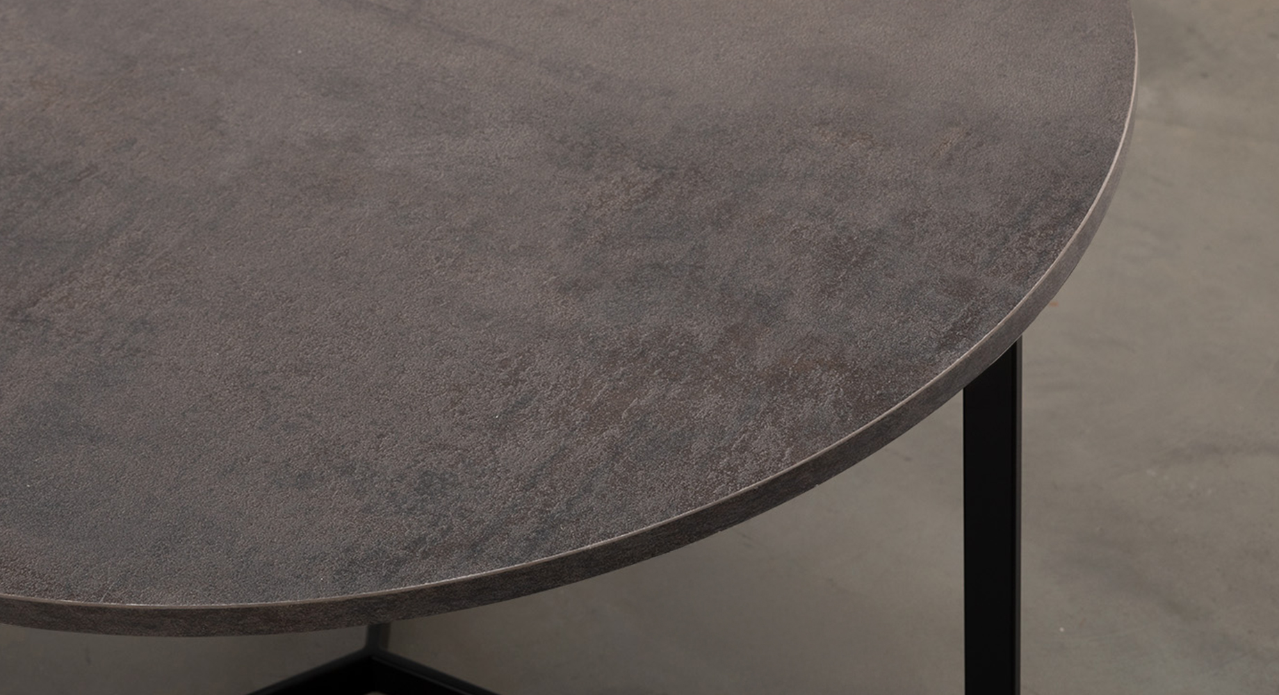 LUNA staliukas D600 3