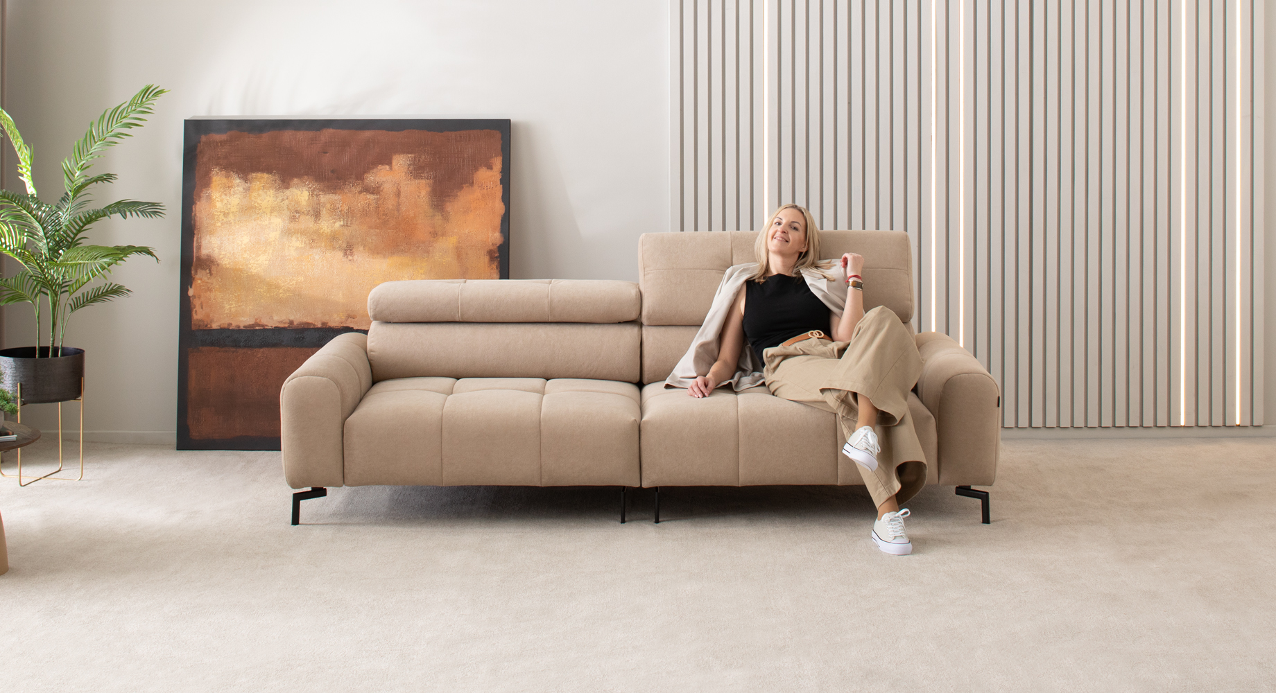 GOLD sofa 2520x1080 9