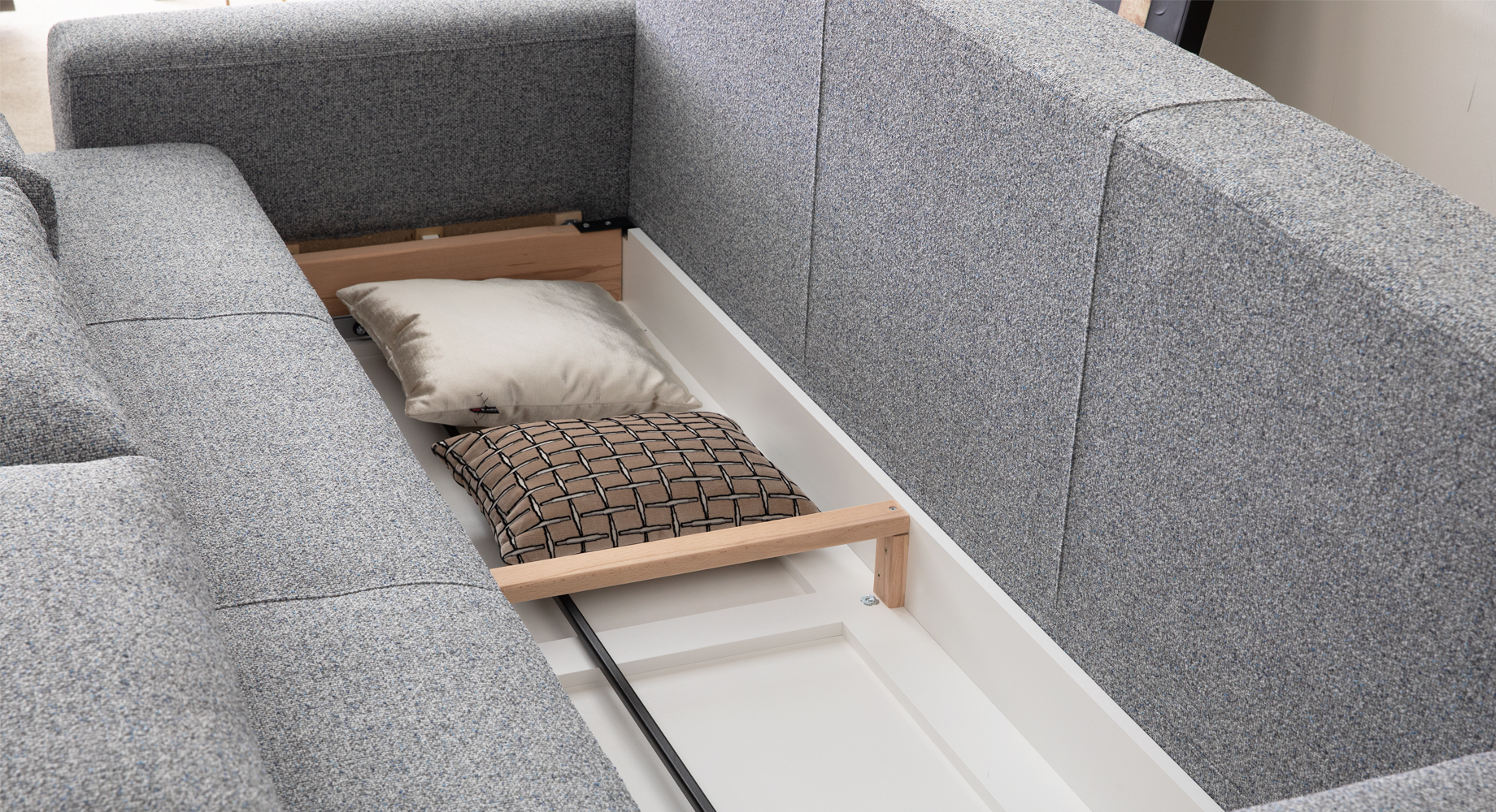 MM-2 sofa 2320x1050 4