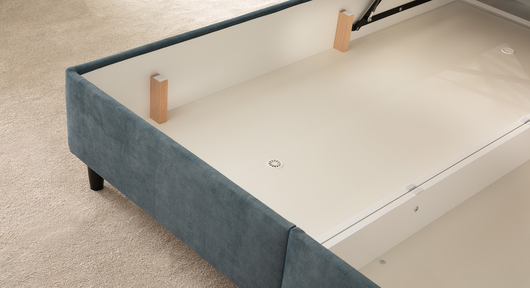 SOLO lova dvigulė 2100x1470 5