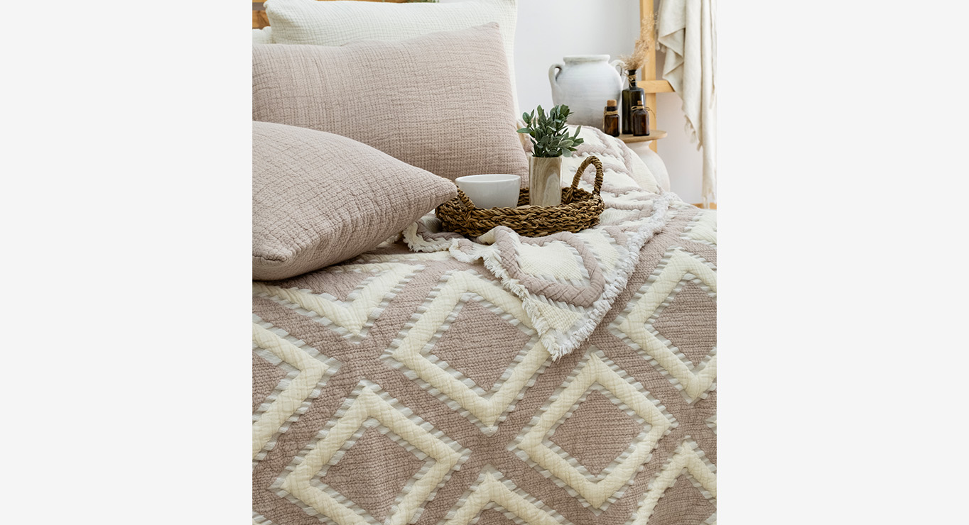 SONIA lovatiesės komplektas smėlinės spalvos 2400x2600 4