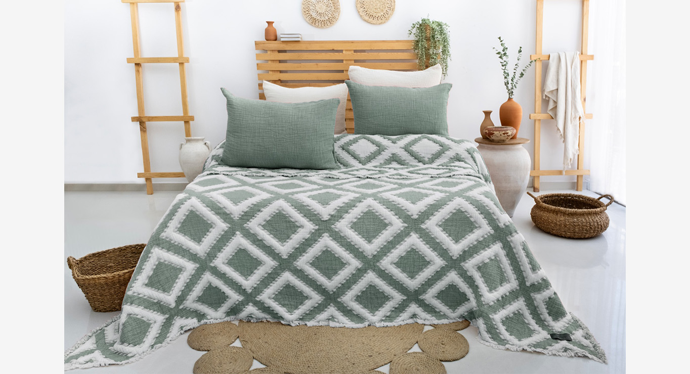 SONIA lovatiesės komplektas žalios spalvos 2400x2600 paveiklėlis