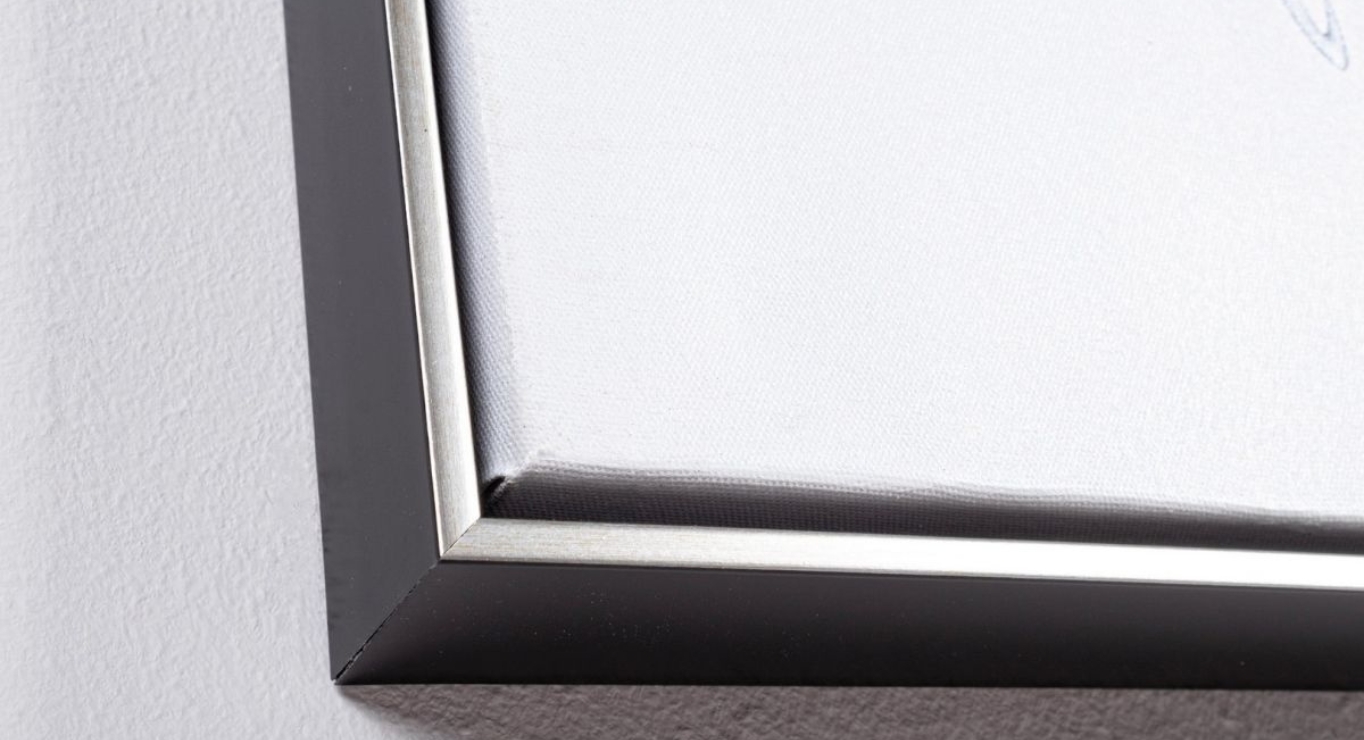 CROWN paveikslas su pilkais atspalviais 3