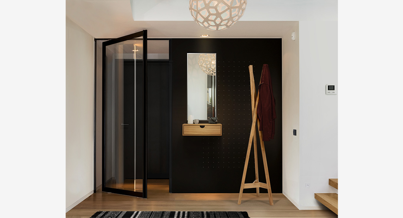 FARSTA pakabinama spintelė 400x300 5