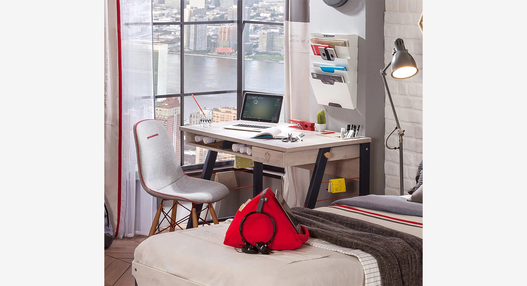 TRIO rašomasis stalas 1140x640 3