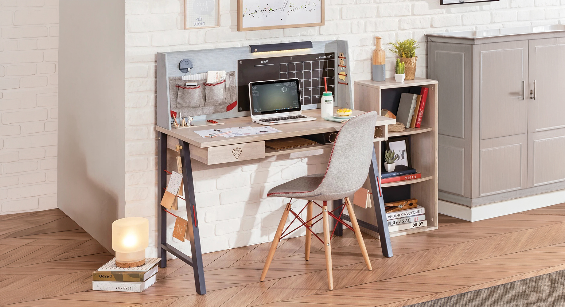 TRIO rašomasis stalas su lentyna 1140x640 2