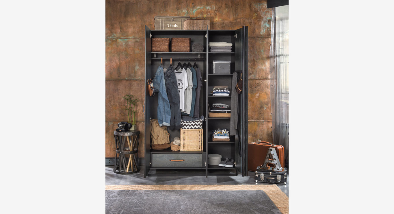 DARK METAL spinta 1320x620 4