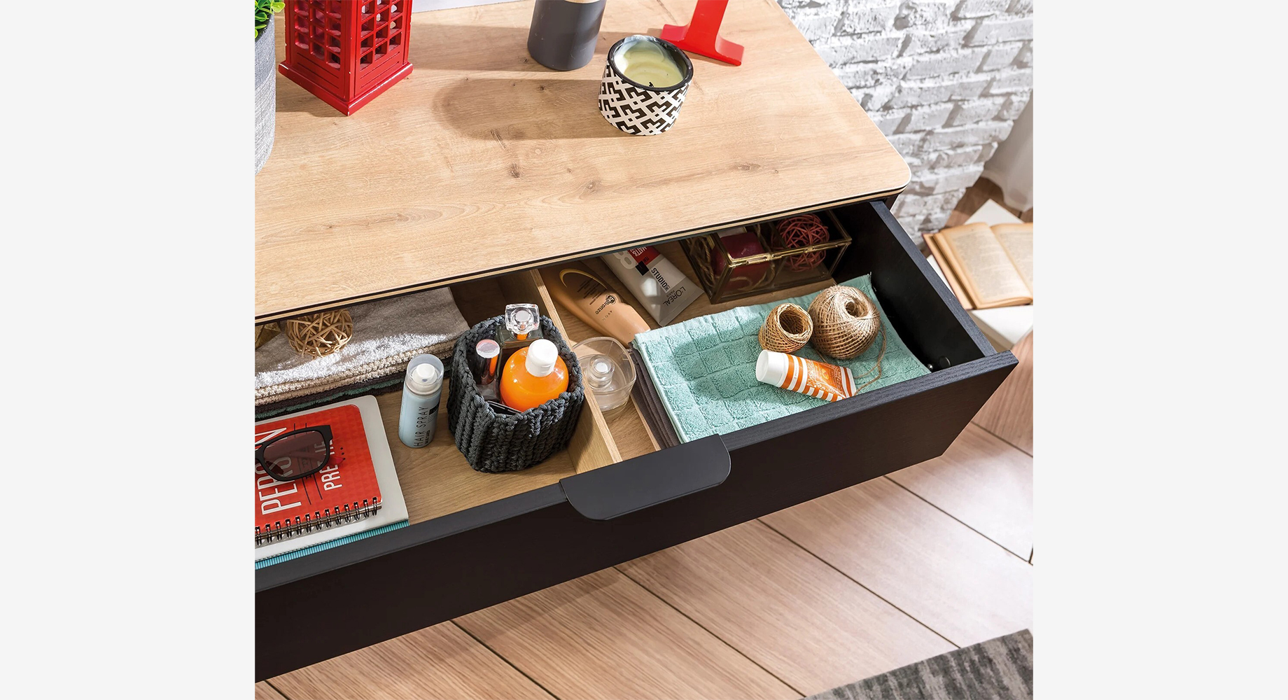 BLACK komoda 868x460 3