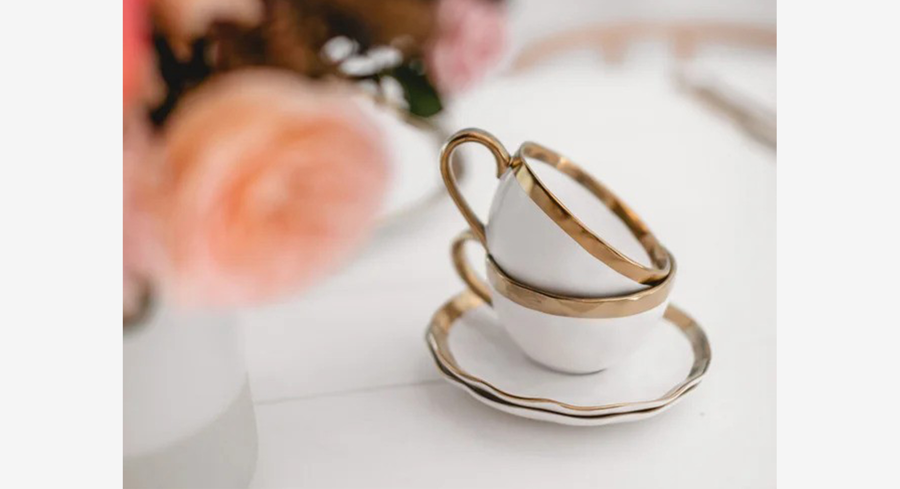 BELL puodelis su lėkštute 3