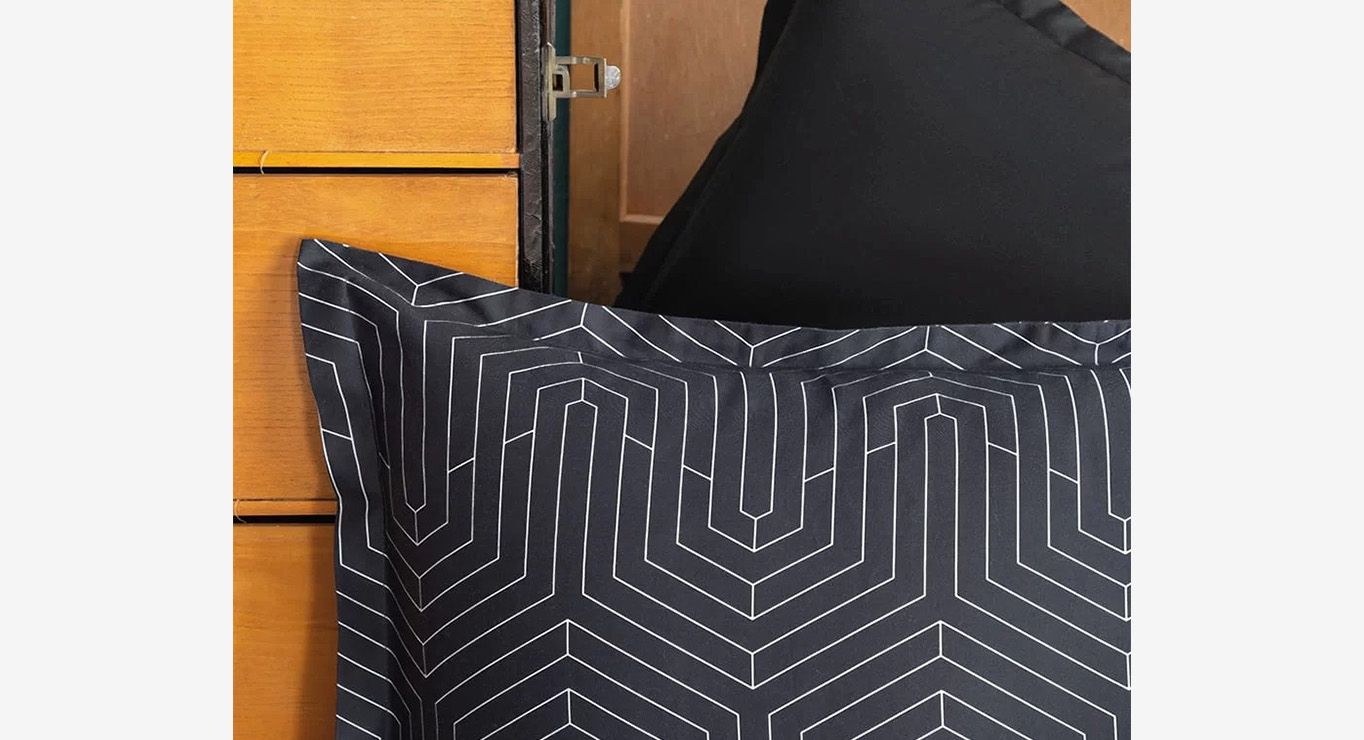 STRADA patalynės komplektas juodos spalvos 1600x2200 paveiklėlis