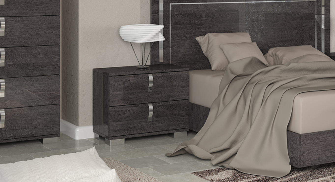 SARAH naktinė spintelė 690x410 2